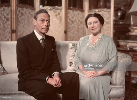 King George VI and Her Majesty Queen Elizabeth at Buckingham Palace... | George vi, King george ...