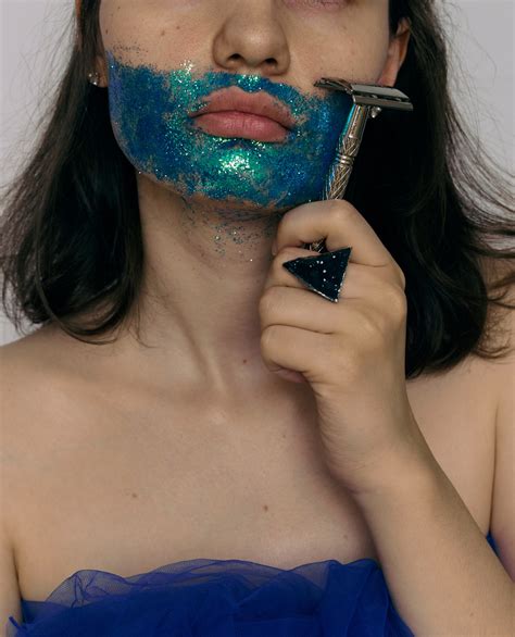 Qui sont les "tops" et les "bottoms", et pourquoi ces termes sont-ils obsolètes ? : PURE.APP