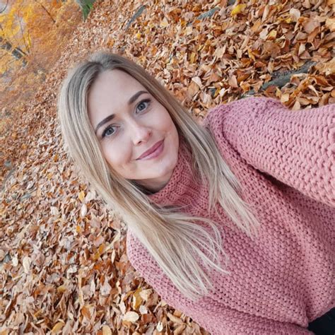 Emily Davis - Fashion Designer - Freelance, self-employed | XING