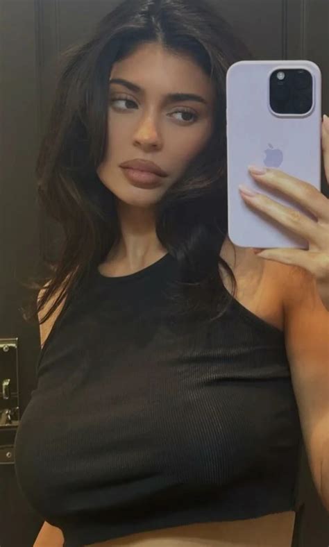 Kylie Jenner is so hot. check comments ;) : r/jerkofftoceleb