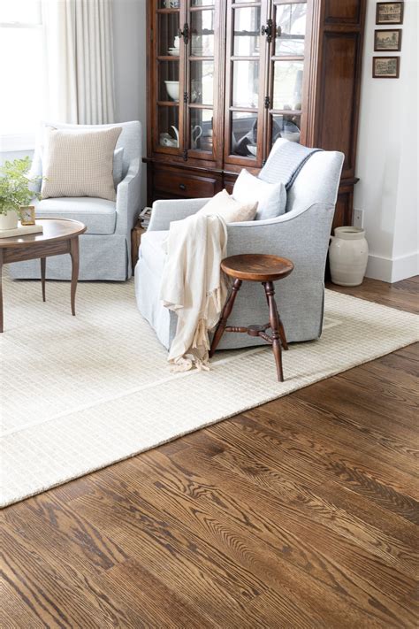 Traditional Oak Wood Floors - Timeless Elegance