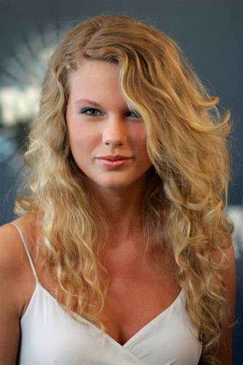 Was Ist Taylor Swifts Echter Name? - LNJE