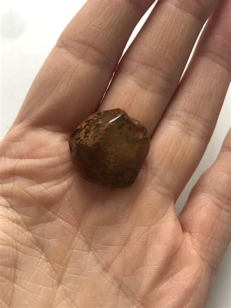 My best guess is a tigers eye?? : r/whatsthisrock