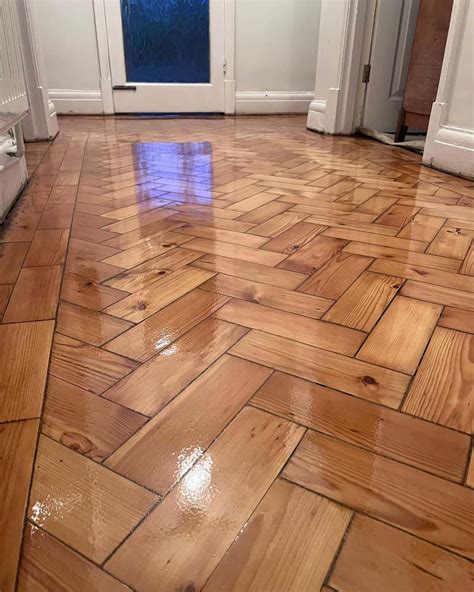 Can You Clean Hardwood Floors With Vinegar? (A Step-By-Step Guide)