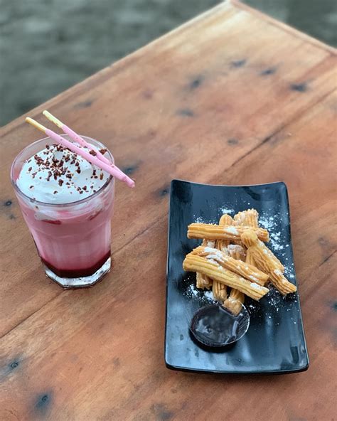 Teal and Yellow Cilacap Jam Buka, Harga Menu dan Lokasi - Luru Wisata