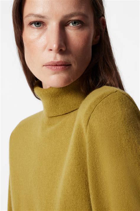 Turtleneck Merino Wool Dress - Ochre - Ladies | H&M GB