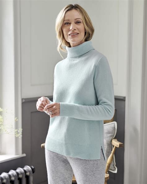 Women's Pure Cashmere Sweaters & Cardigans | WoolOvers AU