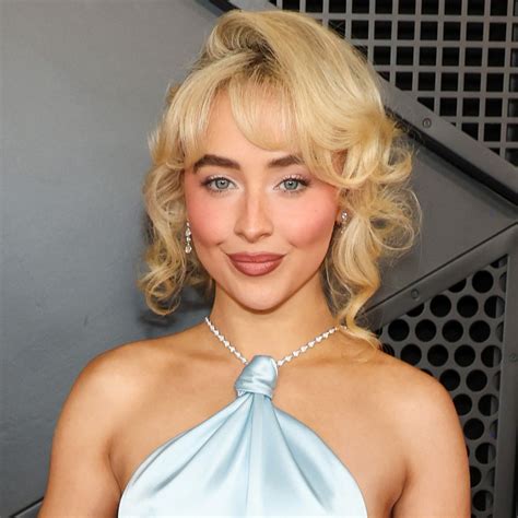 Grammys 2025: Sabrina Carpenter Red Carpet Fashion