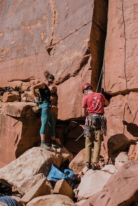 Chilly Creeksgiving Climbing Engagements in Indian Creek near Moab, UT ...