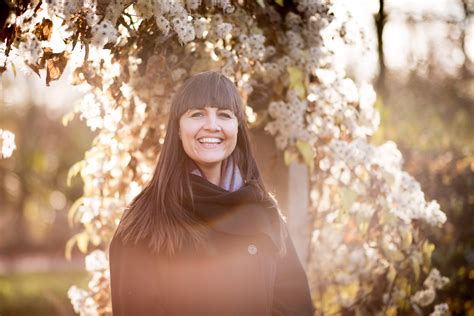 re-imagining compulsive skin picking- Liz Atkin — The Bridge