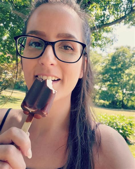 Jen Murray : r/reactgirlsofYT