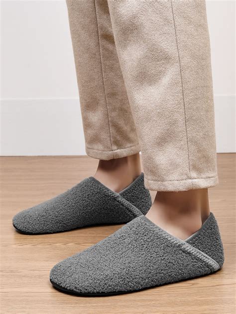 Men Minimalist Bedroom Slippers in 2025 | Slippers, Felt shoes, Bedroom ...