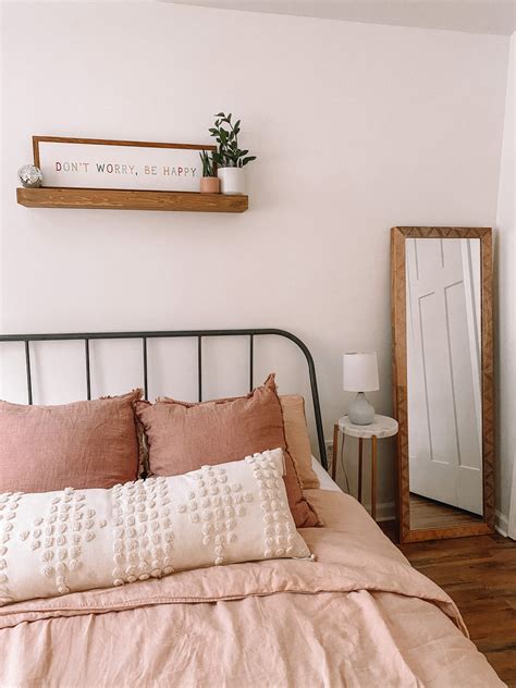 17 Guest Room Essentials That Feel Like A Cozy Hotel Room - The Homeblondy