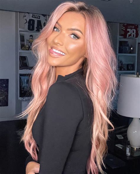 Tongue Bite : r/sexyhair