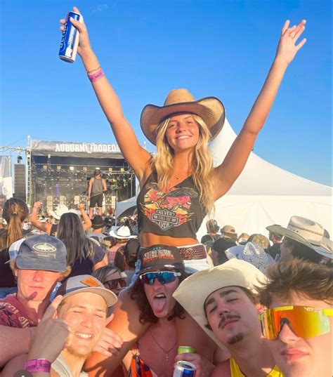 sadie crowell | Country concert outfit, Country music festival, Rodeo outfits