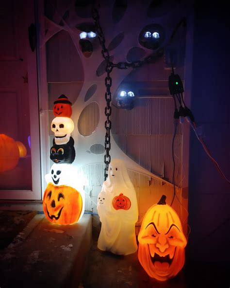 My Halloween blow mold graveyard! : r/blowmolds