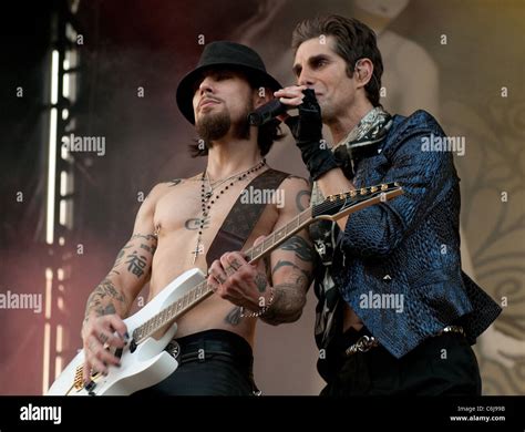 Rock Band Jane's Addiction (Perry Farrell & Dave Navarro) performs on ...
