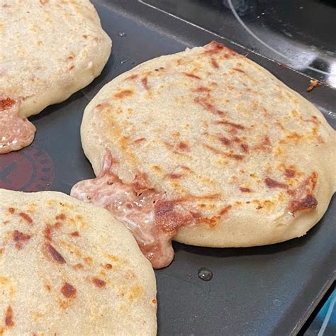 Pupusas salvadoreñas, receta típica de El Salvador (apta para ...