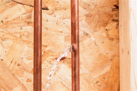 How Long Does It Take For Pipes to Freeze And Burst? – Beezzly