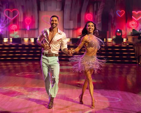 Dancing With The Stars Premieres With No Elimination