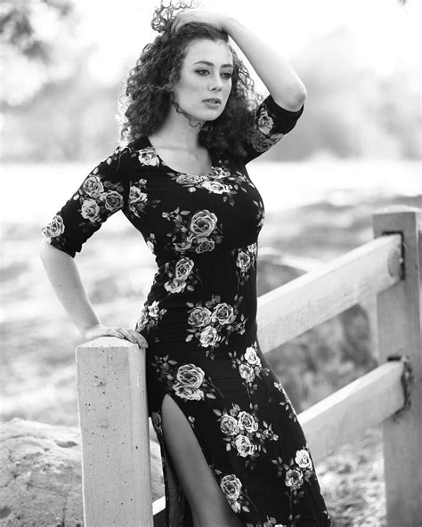 Leila Lowfire Pictures. Hotness Rating = 8.54/10