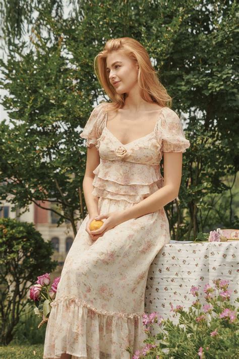 Zora Rose Ruffled Chiffon Top - XS | Chiffon tops, Floral midi skirt ...