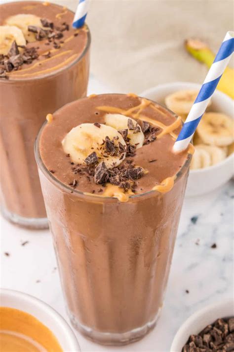 Chocolate Peanut Butter Smoothie • Pancake Recipes
