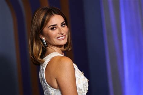 Penélope Cruz explains why her kids don’t have social media - Good Morning America