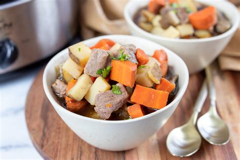 Slow Cooker Rustic Beef Stew (Low In Calories and SO GOOD!)