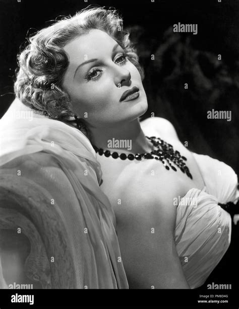 Rhonda fleming 1949 -Fotos und -Bildmaterial in hoher Auflösung – Alamy