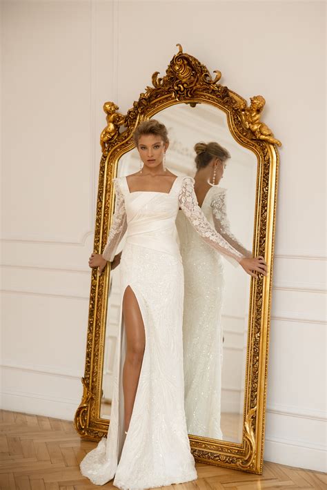 Straight wedding dress «Aspen» with detachable overskirt | WONA