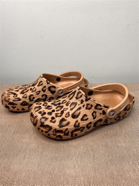 Crocs Classic Cheetah Animal Print Clogs Women's Siz… - Gem