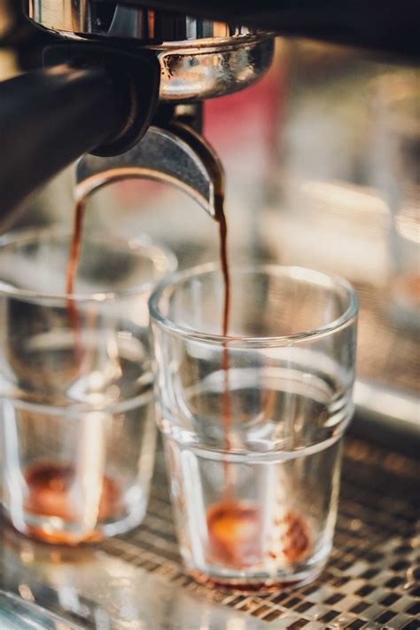 What is a Cronut? The Sweet Fusion of Croissant and Donut - WOW Cafe ...