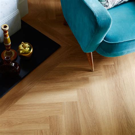 Buy Amtico Spacia Honey Oak Herringbone | Best prices | Vincent Flooring