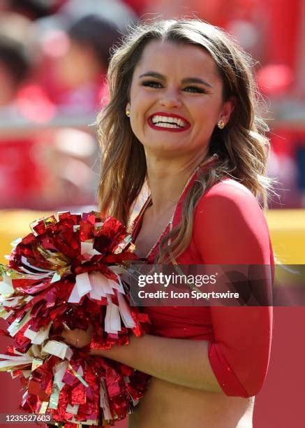 Kansas City Chiefs Cheerleaders Photos and Premium High Res Pictures ...