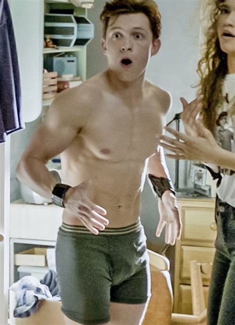 alfonso on Twitter: "tom holland in boxer briefs is perfection. 😮‍💨… " Tom Holland Abs, Estilo ...