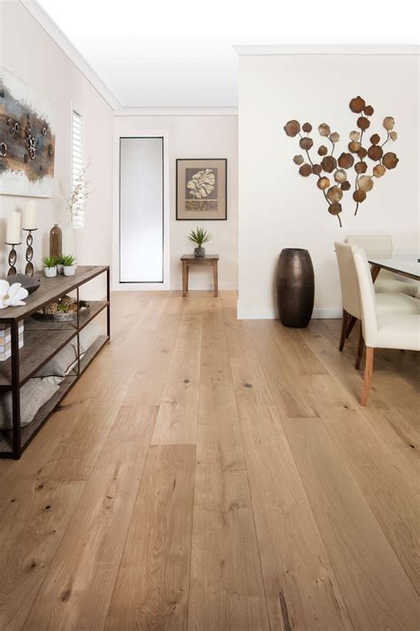 Natural Oak GrandOak™ Monarch Collection | Lion King Flooring | Living ...