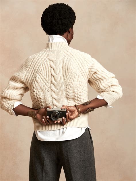 Cashmere Cable-Knit Sweater | Banana Republic