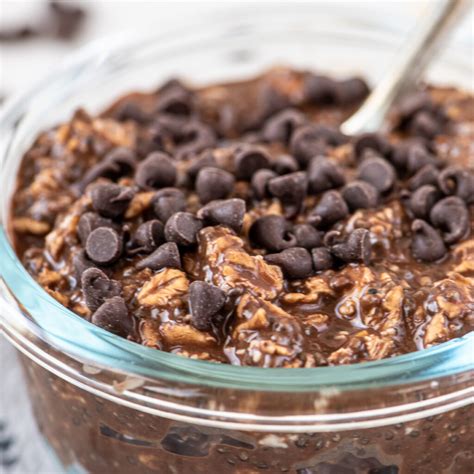 Easy Chocolate Overnight Oats Recipe - The Foodie Affair