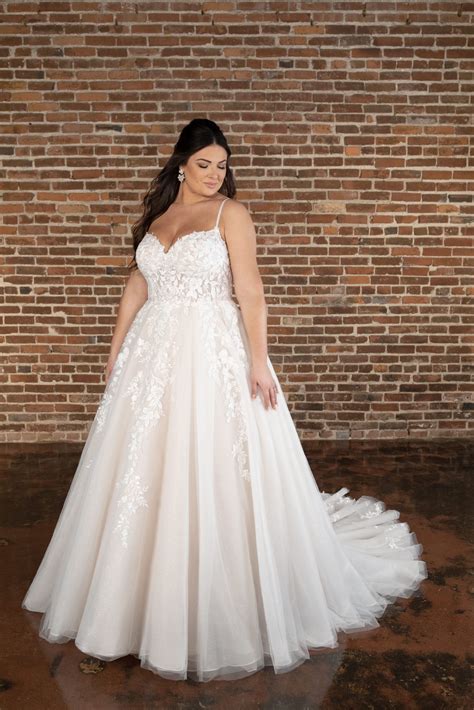 Essense of Australia | Plus wedding dresses, Spring wedding dress, Curvy wedding dress