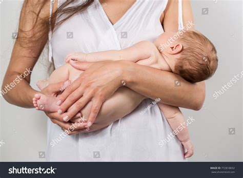 9,415 Mother cradling baby Images, Stock Photos & Vectors | Shutterstock