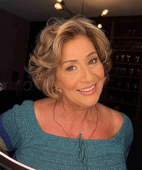 80 Youthful Hairstyles & Haircuts for Women Over 50 Short Wavy ...