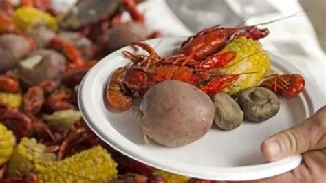 10 Secrets to Hosting the Ultimate Louisiana Crawfish Boil - Fusion Chat