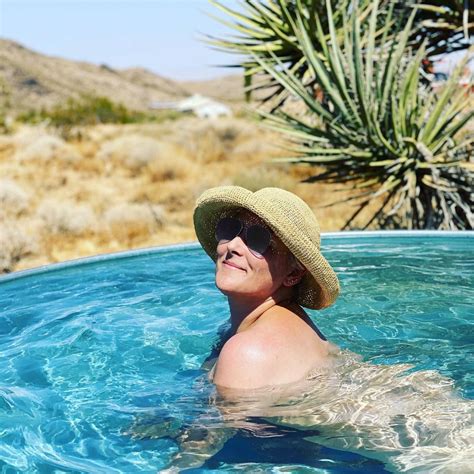 Ricki Lake, 54, poses nude in bathtub, embraces 'complete self-acceptance'