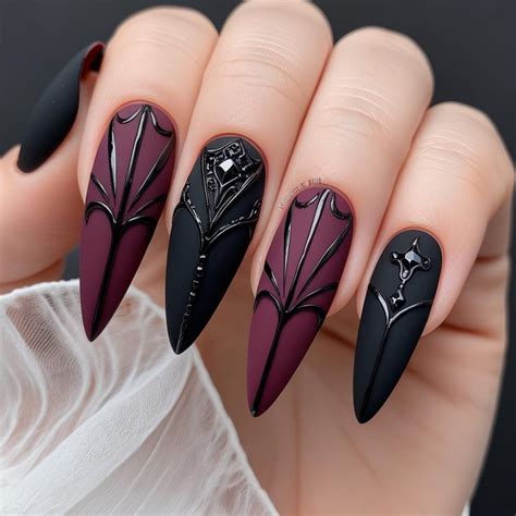Gothic Nail Art for a Dark and Elegant Look | Negledesign, Negle