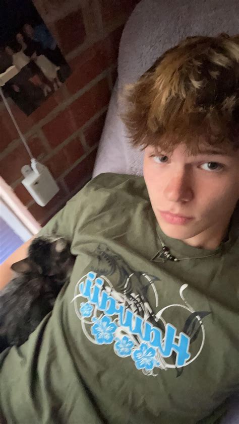 Think you can handle a cute teen twink like me? : r/twinks