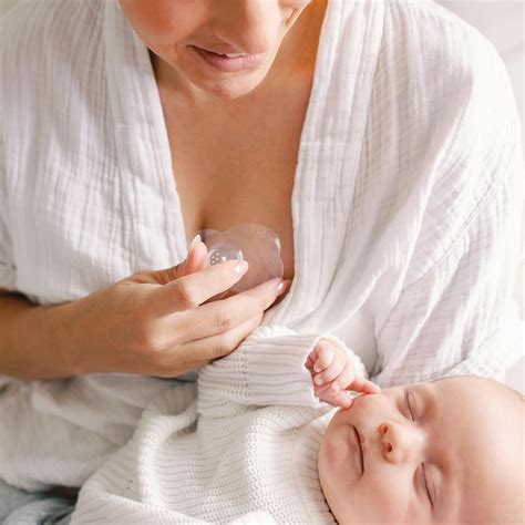 Dr. Brown’s Butterfly Breastfeeding Nipple Shields for Protecting Sore, Flat or Inverted Nipples ...