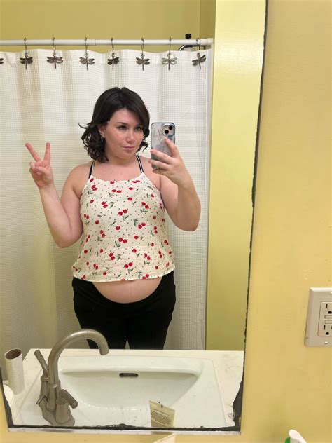 I Love Girls' Chubby Bellies on Tumblr