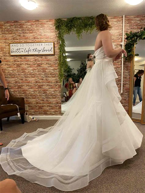 Stella York New Wedding Dress Save 50% - Stillwhite