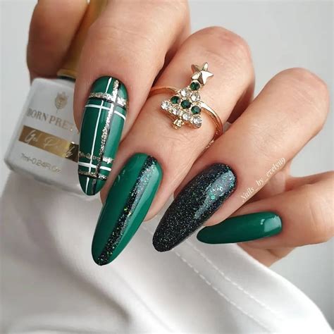 30 Best Black & Green Nail Design Ideas You Should Check